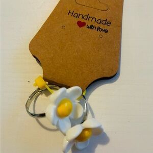 Labubu handmade earrings jewelry White and Yellow Daisy